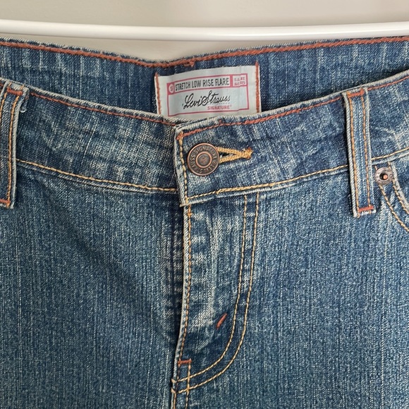 Levi’s Strauss Stretch Low Rise Flare - Junior 11 - Picture 10 of 12